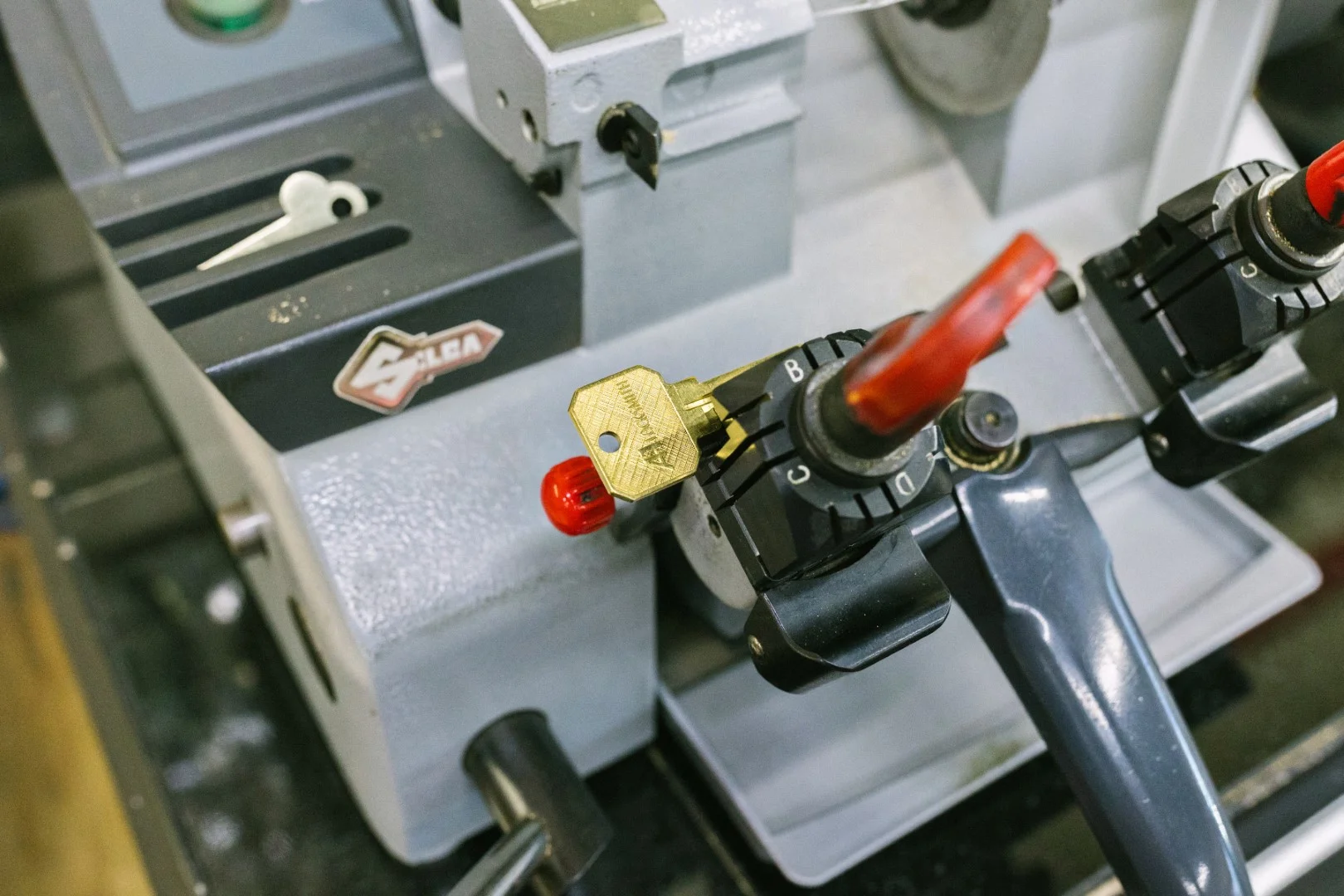 Key Cutting Machine with A-1 Key (Large)